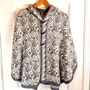 Umbre Bolivian 100% Alpaca Grey White Hooded Poncho